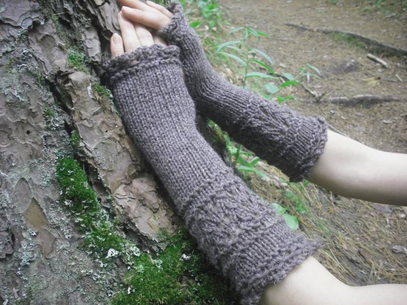 Handgestrickte Wollweiße Fingerlose Handschuhe Armstulpen Mit Rüschen von NomadicKnits