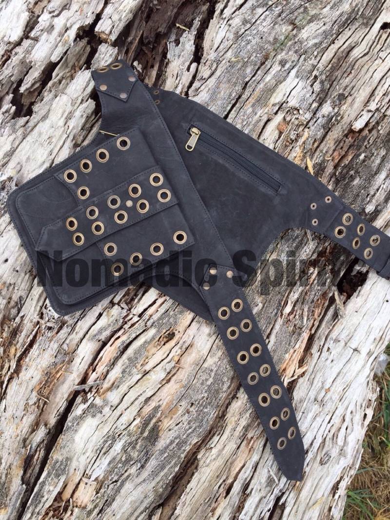 Festival Ledergürtel Mit 4 Großen Taschen Metallösen Und Reißverschluss Schnappverschluss von Nomadicspirits