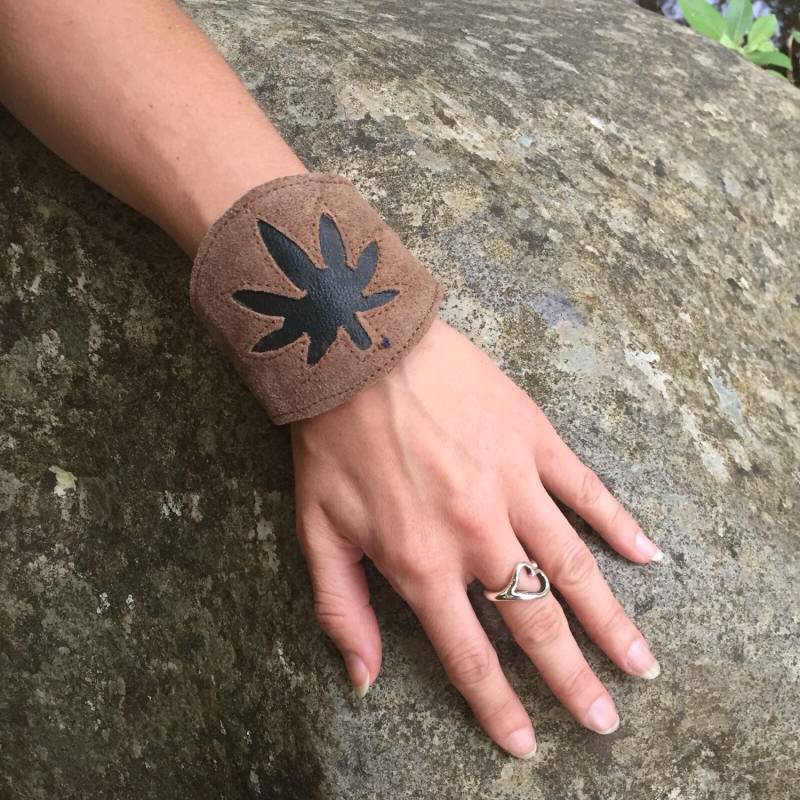 Kostenloser Inlandsversand - Unisex Leder Schnappverschluss-Manschette Mit Reißverschluss-Verstecktasche Festival/Psytrance Accessoire Wasserschaden von Nomadicspirits