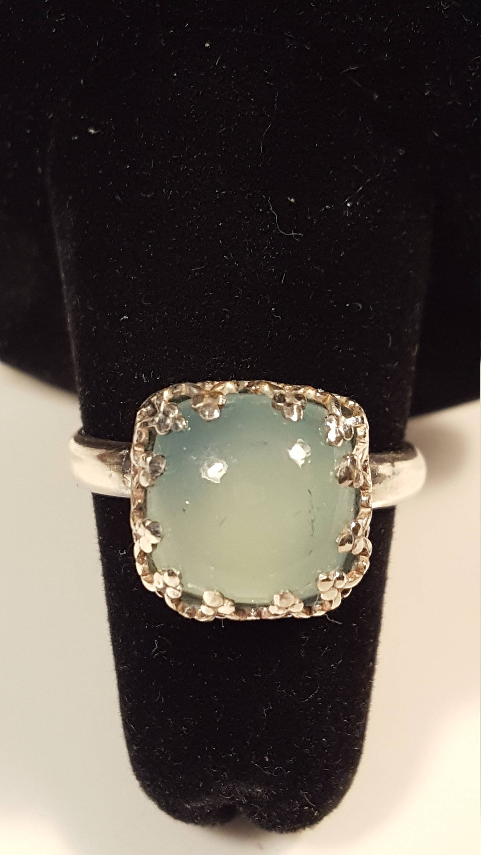 Chalcedon Stein Solitär Ring Chalcedon Stein Solitär Ring von NomarZinidStudio