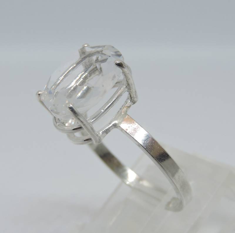 Kristalline Quarz Solitär Ring von NomarZinidStudio