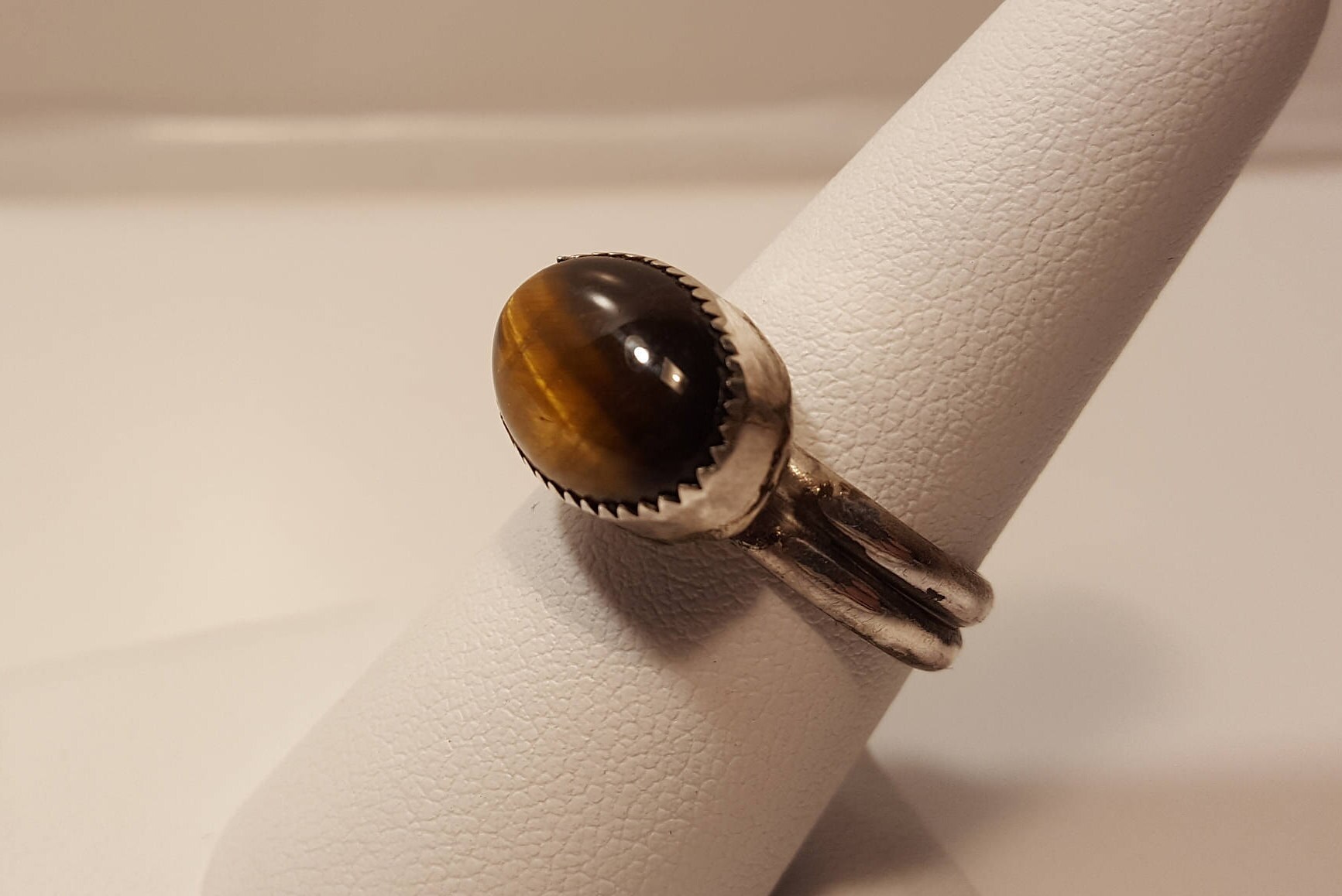 Ovale Tiger Augen Statement Ring in Silber 925 Band Ovale Tiger Augen Statement Ring in Silber 925 Band von NomarZinidStudio