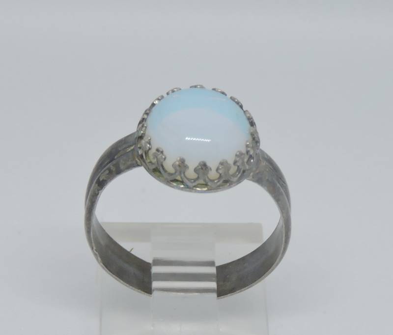 Runde Mond Stein Ring Runde Mond Stein Ring von NomarZinidStudio