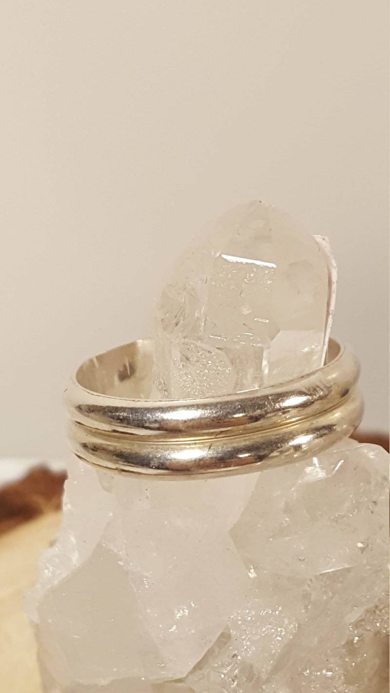 Schlichter Silberring in Ihrer Größe von NomarZinidStudio