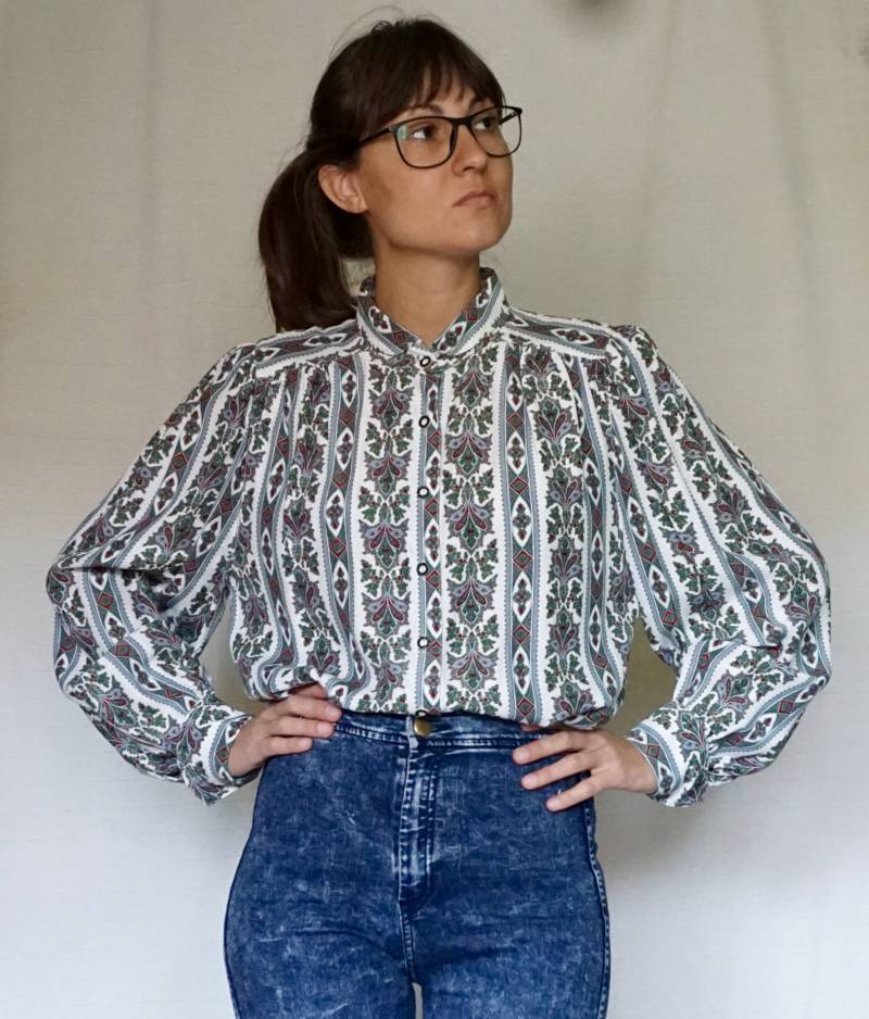 Vintage 90 Bedrucktes Hemd//Plissee//Bedrucktes Hemd//S-Größe von NomassesVintage