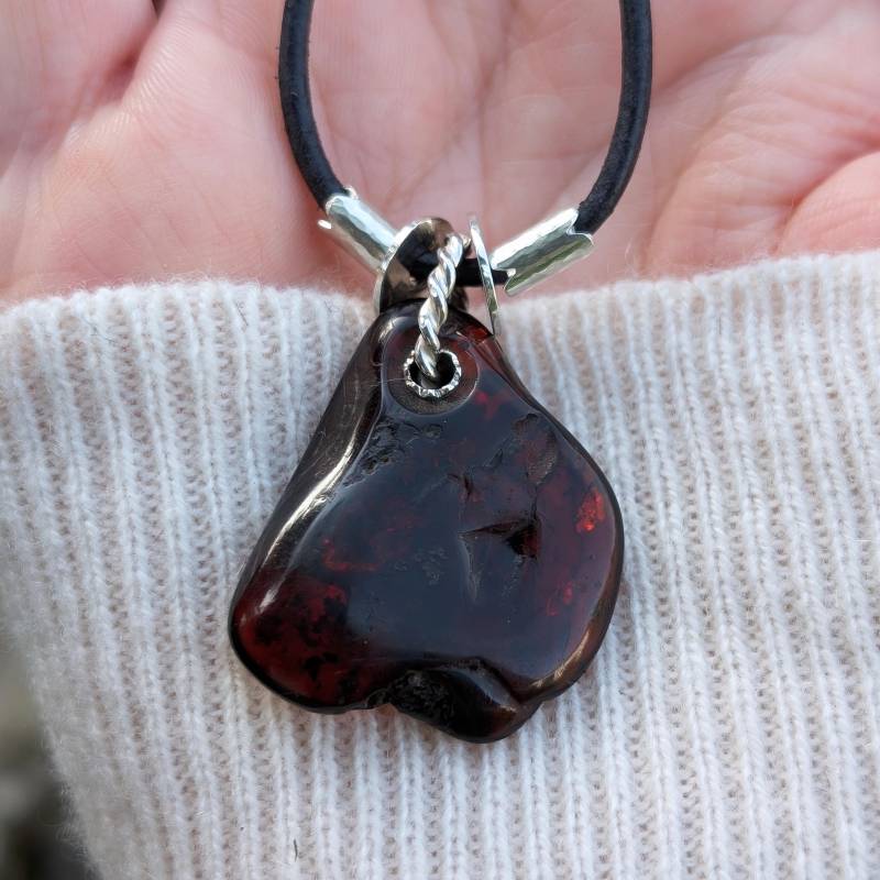 Bernstein Kette Mit 925Er Silber - Handgeschmiedete Halskette Dunklem Naturbernstein Edler Unikatschmuck Aus Eigener Schmiede Bernstein Kette Mit 925Er Silber - Handgeschmiedete Halskette Dunklem Naturbernstein Edler Unikatschmuck Aus Eigener Schmiede von NomiArtDE