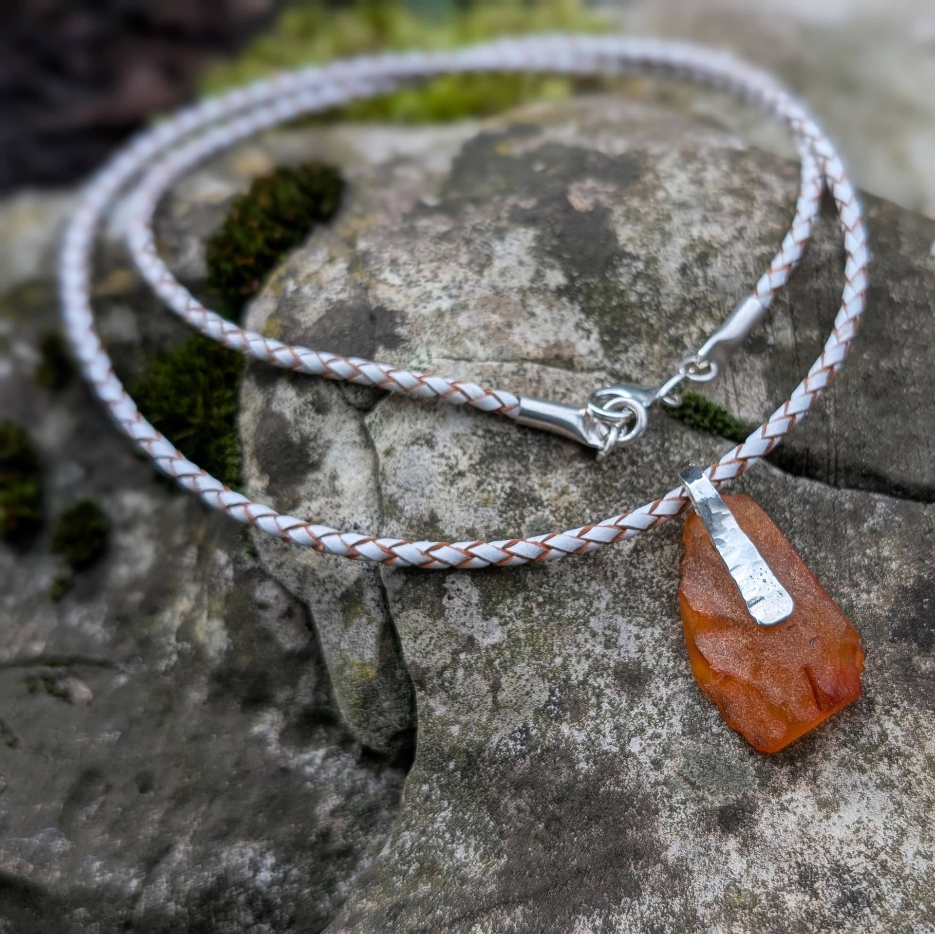 Bernstein Kette Mit 925Er Silber - Handgeschmiedete Halskette Naturbernstein An Lederband Edler Unikatschmuck Aus Eigener Schmiede Bernstein Kette Mit 925Er Silber - Handgeschmiedete Halskette Naturbernstein An Lederband Edler Unikatschmuck Aus Eigener Schmiede von NomiArtDE