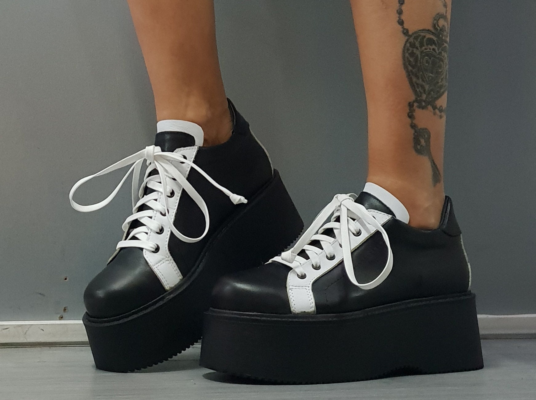 Avantgarde Schuhe, Echte Frauen Schuhe, Leder Plateau Alle Jahreszeiten, Gothic Schuhe, Platform Grunge Schuhe, Extravagante Schuhe von NonStandardDesign