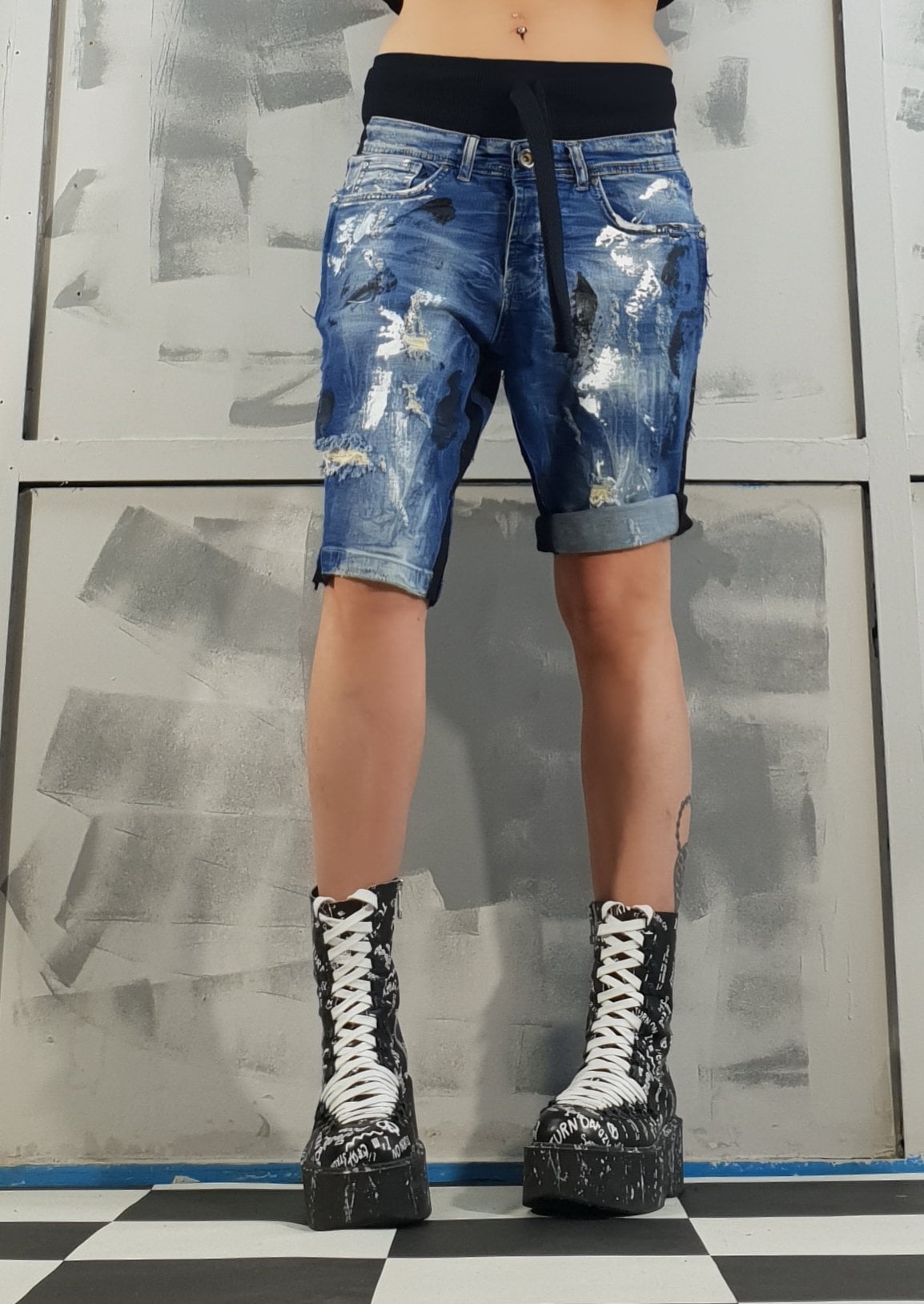 Kurze Streetwear Hose, Extravagante Jeanshose, Lässige Jeans Haremshose, Frauen Boyfriend von NonStandardDesign