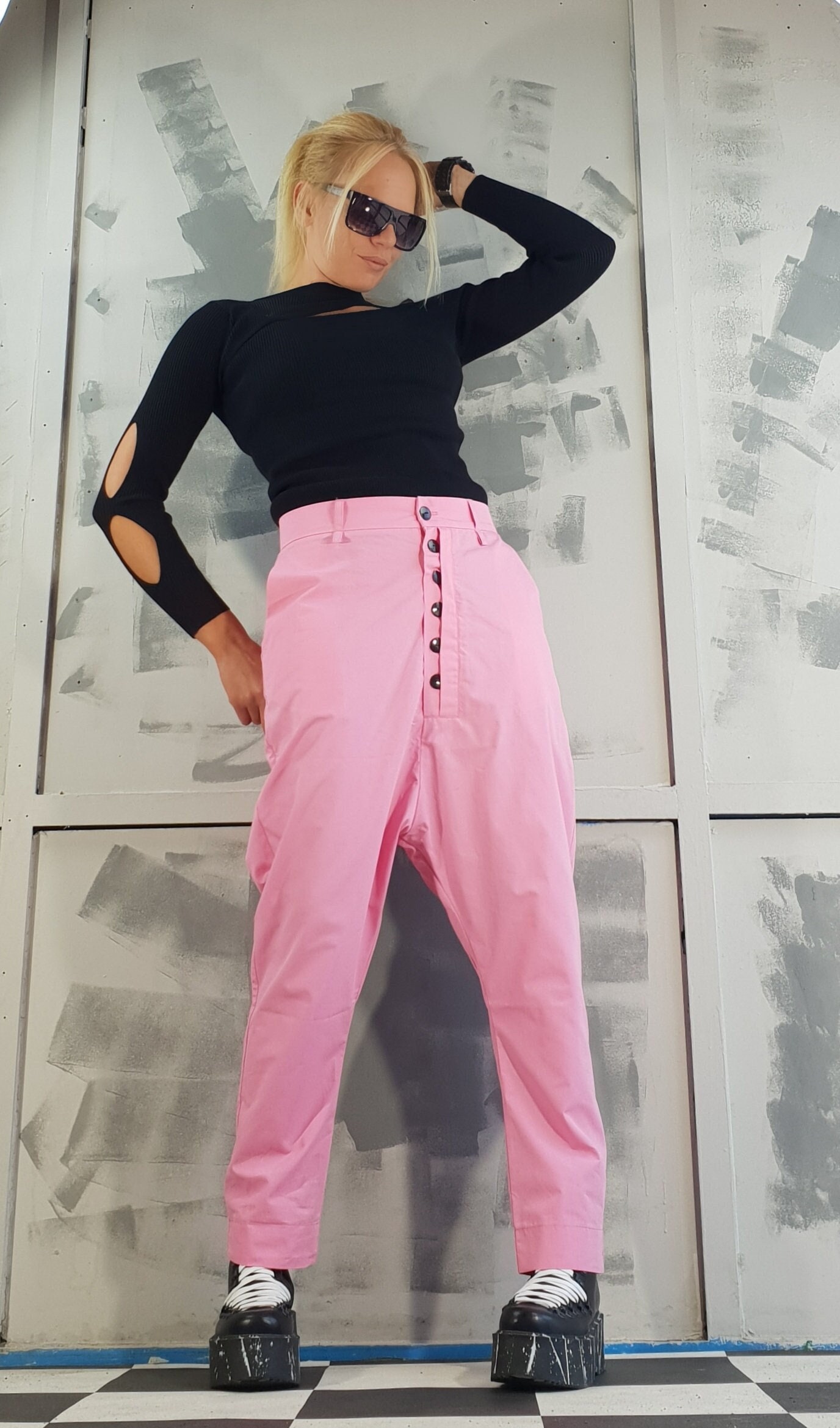 New Collection Extravagante Hose, Frauen Haremshose, Avantgarde Gothic Punk Baggy Pink Loose Pants von NonStandardDesign