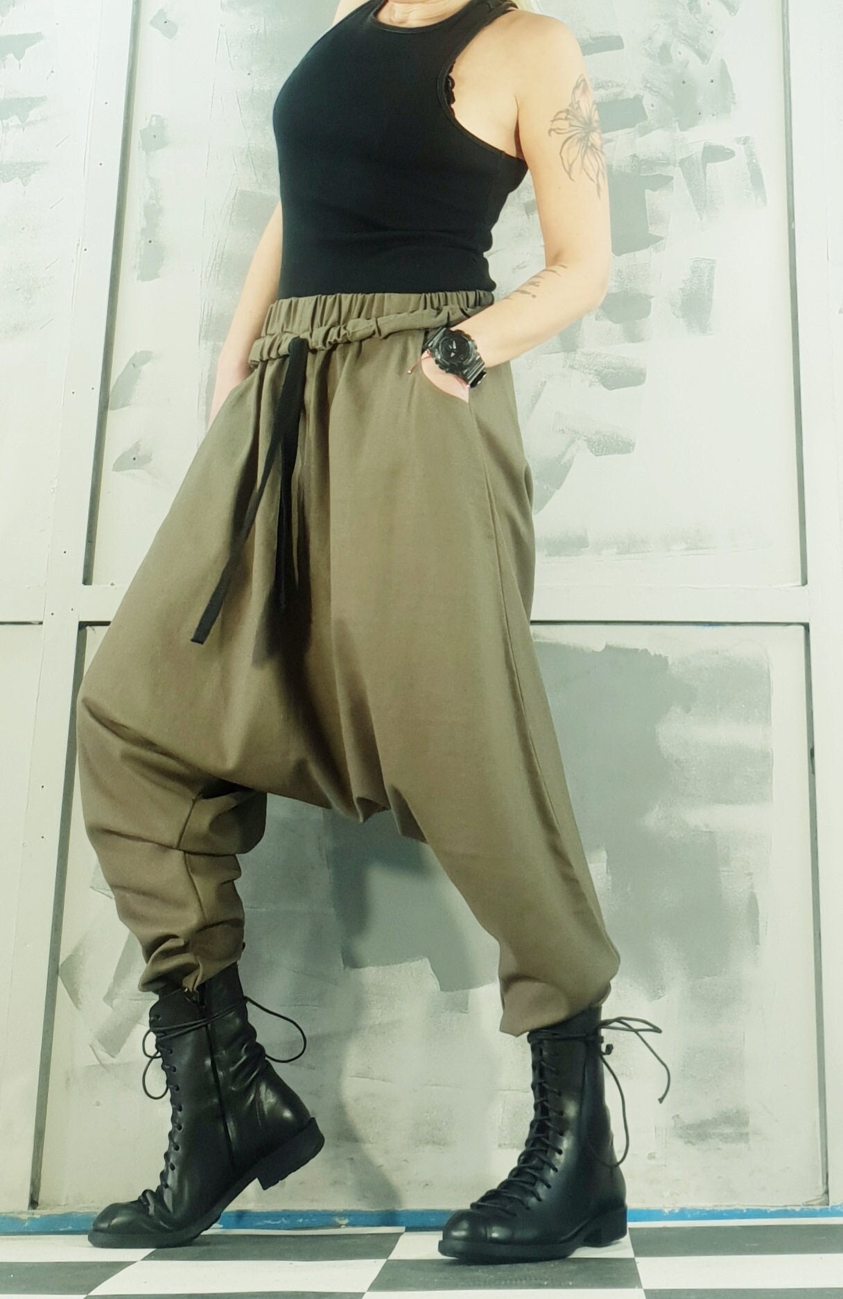 New Collection Leinen Extravagante Hose, Frauen Haremshose, Avant Garde Gothic Punk Baggy Loose Pants von NonStandardDesign