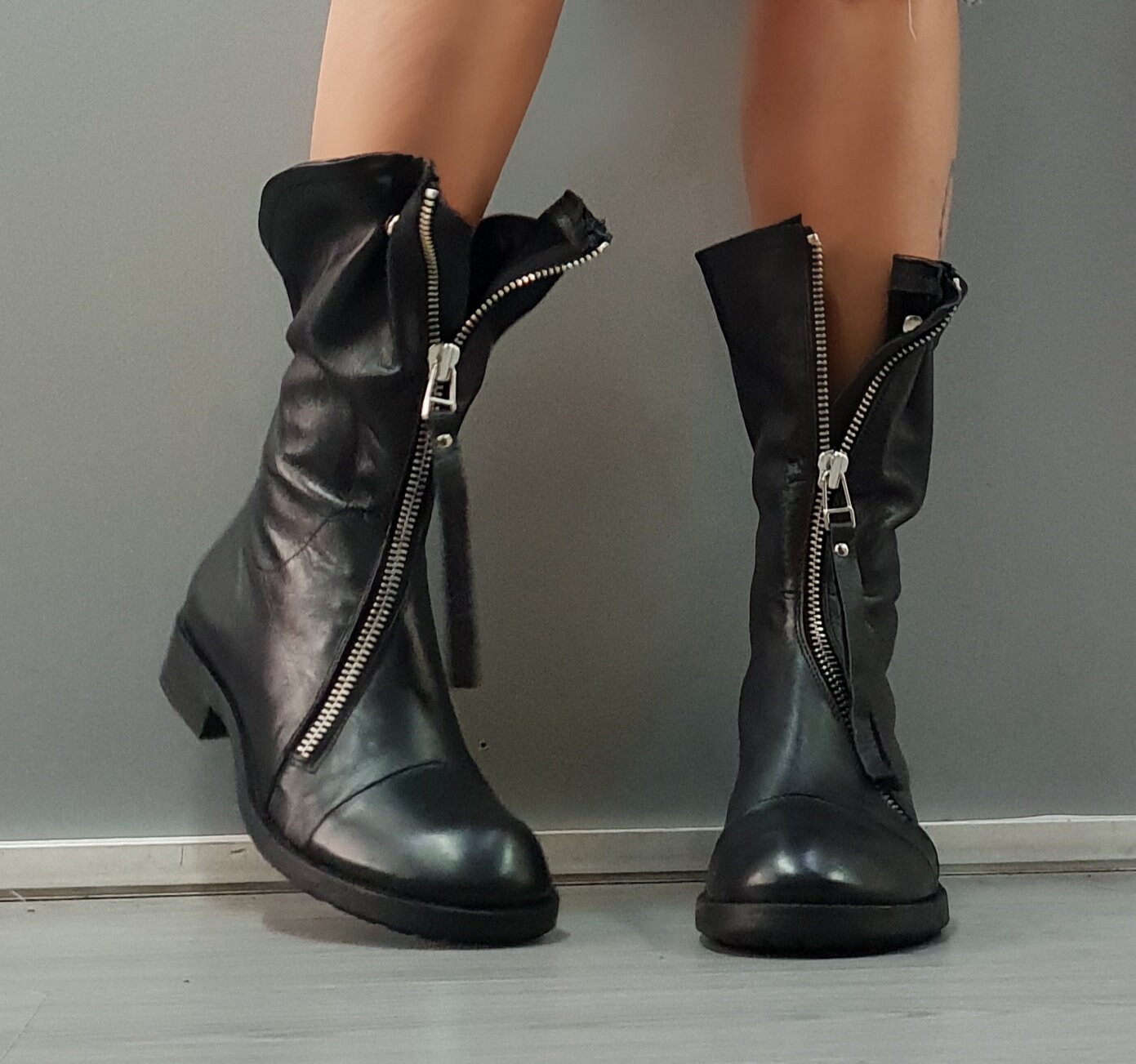 Schwarze Damen Stiefel, Echte Lederstiefel, Alle Jahreszeiten Schuhe, Gothic Steampunk Leder Booties von NonStandardDesign