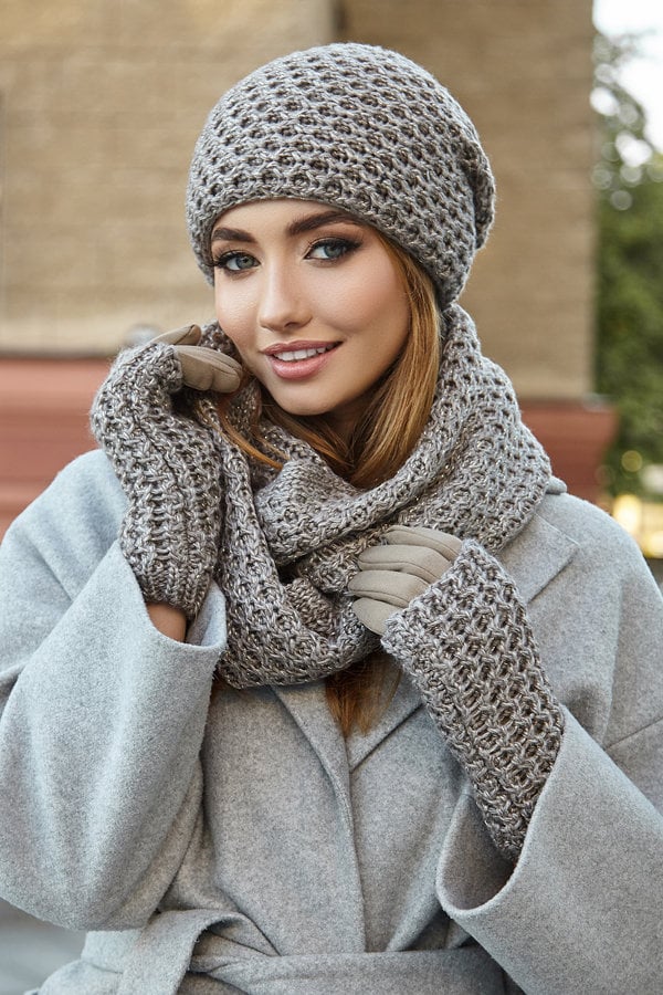 Wunderschönes Strickset Taupe Mit Glitzer Beanie Schal Infinity Armstulpen Handwärmer Warmes Und Wunderschönes Damen von NonStopKnit