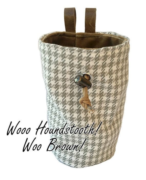 Handgemachte Chalk Bag, Hahnentritt-Recycelter Stoff Mit Gestreiftem Samtfutter Und Recycelten Lederriemen Kordel von NonVirginMaterials