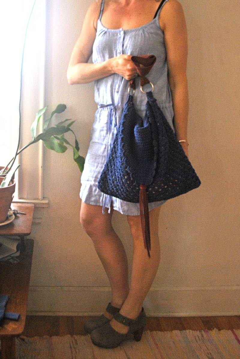 Baumwolle "Blue Moon' Fransen Hand Gehäkelt Hippie Chic Festival Boho Tasche/Geldbörse Baumwolle "Blue Moon' Fransen Hand Gehäkelt Hippie Chic Festival Boho Tasche/Geldbörse von NonaRina