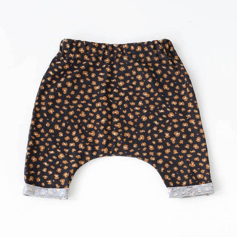 Baby Baggy Hose Leopard Schwarz Bio Baumwolle | Nonikids Berlin von NoniKidsBerlin