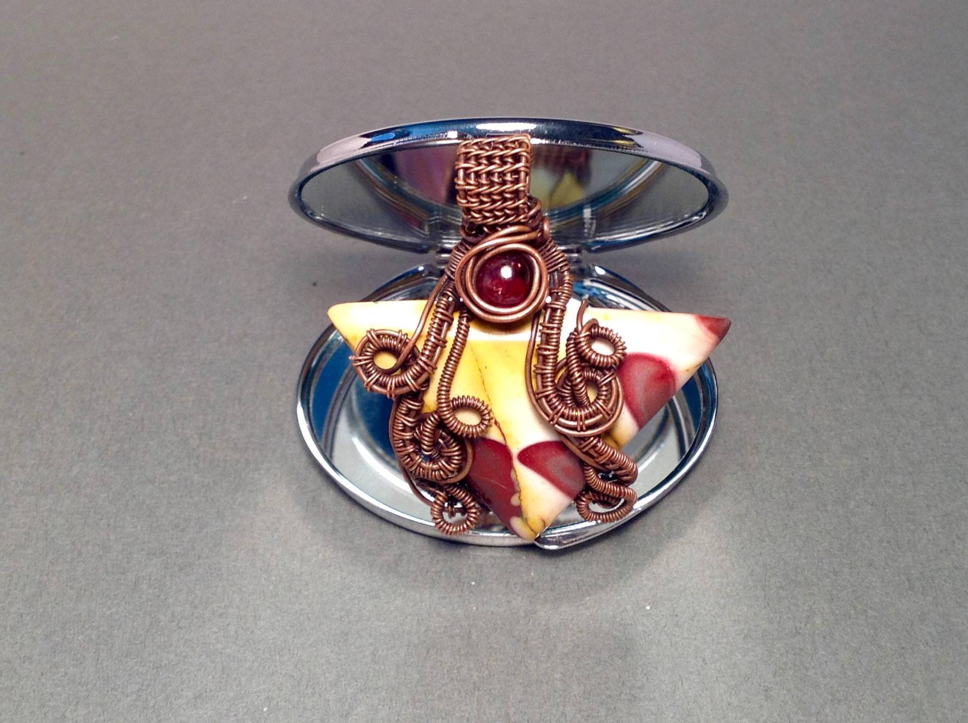 Mookait Dreieck Anhänger Oxidierter Kupferdraht Gewickelt Heilstein Schmuck Mookait Dreieck Anhänger Oxidierter Kupferdraht Gewickelt Heilstein Schmuck von NonnaCasaDiVintage