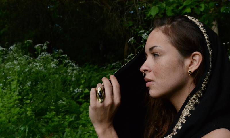 Großer Schildring ⎜ Messing Und Schwarzer Onyx von Noomaad