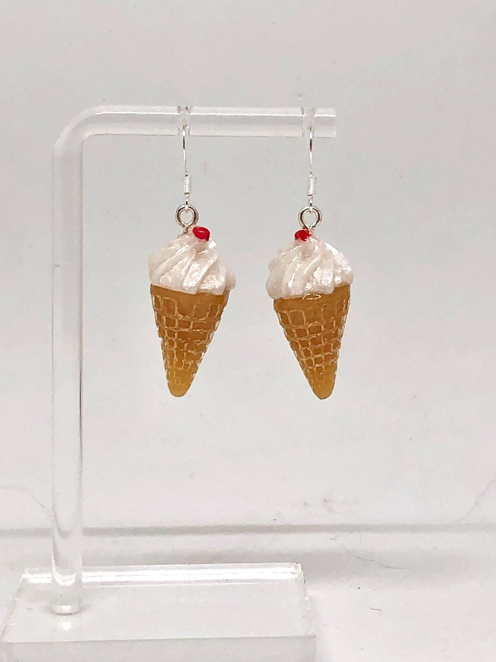 Handgemachte Eiswaffel Ohrringe , Mini Eiscreme Charms Süßer Sommer Schmuck Harz Kawaii Dangle Earrings, Geschenk Für Damen Handgemachte Eiswaffel Ohrringe , Mini Eiscreme Charms Süßer Sommer Schmuck Harz Kawaii Dangle Earrings, Geschenk Für Damen von NoraDesignBoutique
