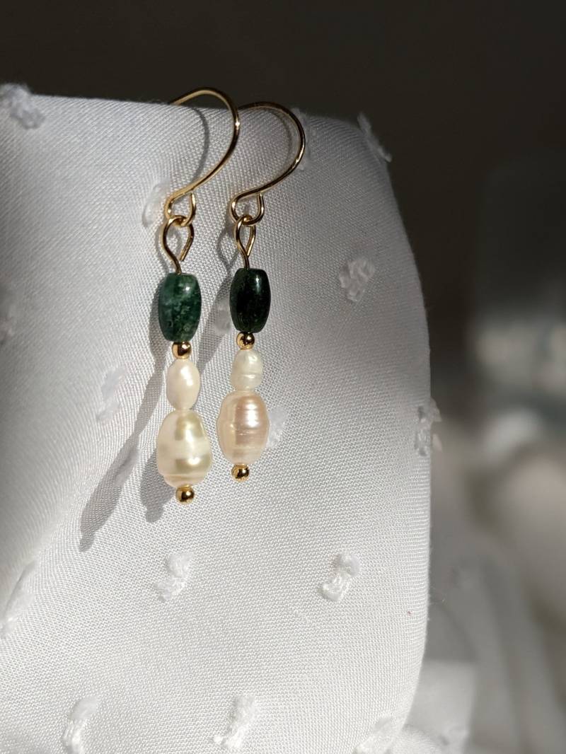 Edelstein Ohrringe Mit Tiefgrünen Achat Und Edler 18K Vergoldung - Wasserfest Langlebig. Hochwertig Fein. Einzigartiger Schmuck von NorasSchmuckstueck