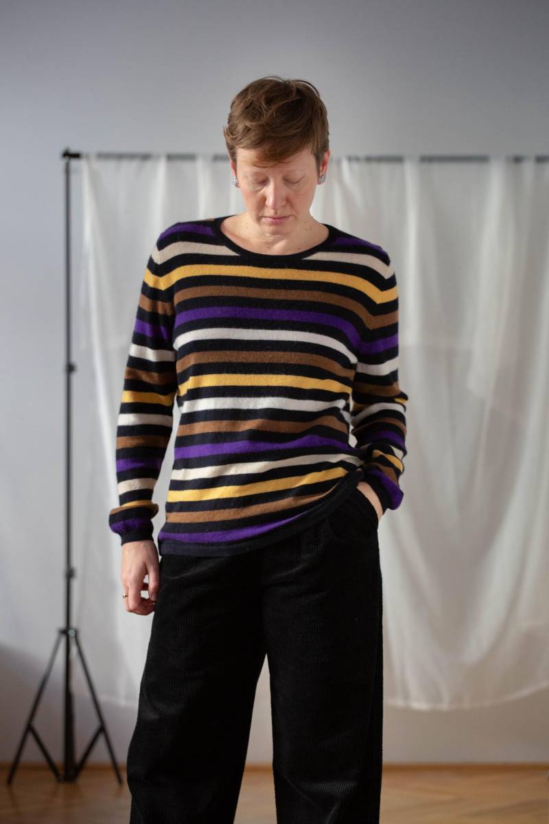 Vintage Kaschmir Gestreift Pullover Schwarz, Lila & Gelb - Basler Grösse L/xl von NorasVintageSilkShop