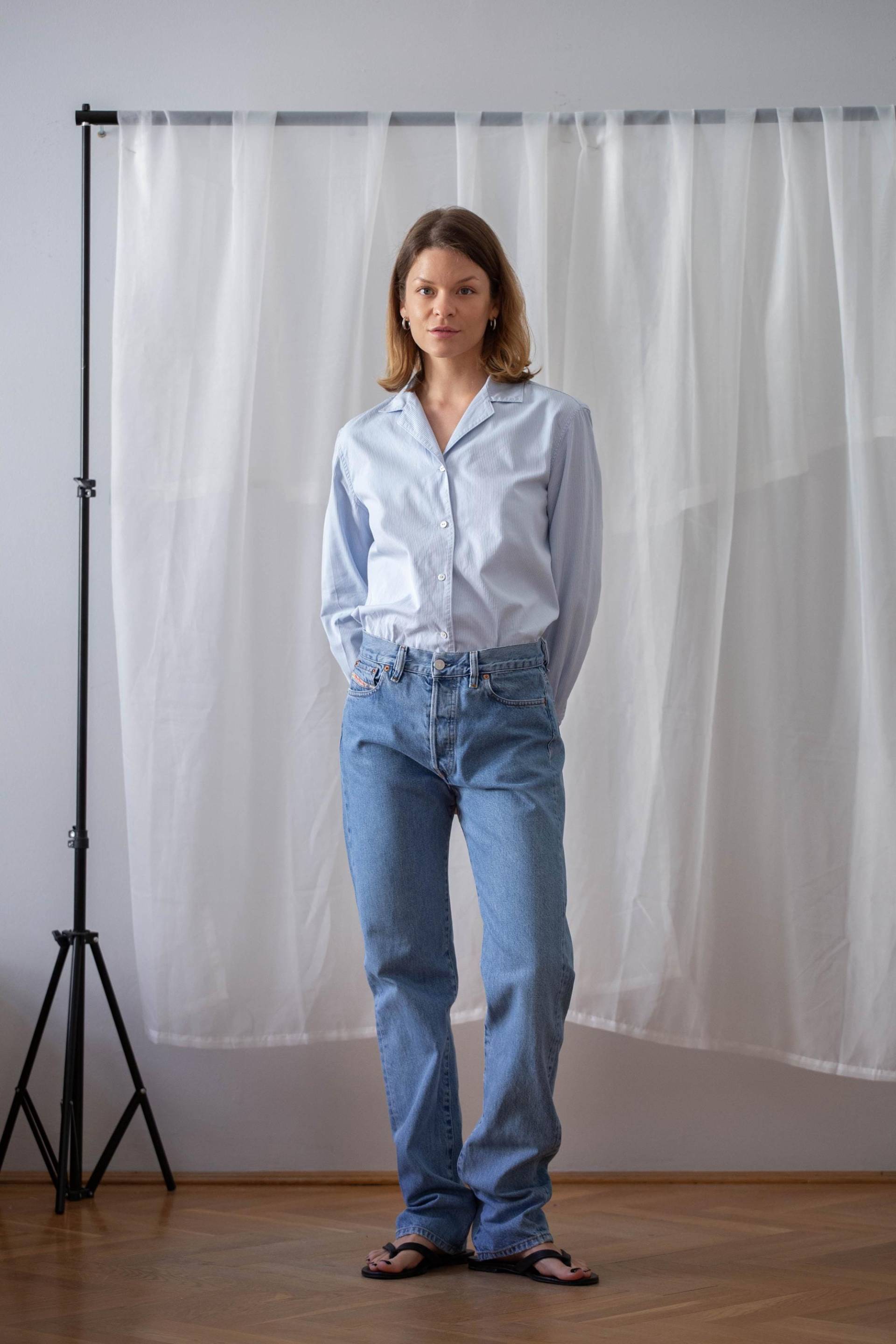 Vintage Diesel Jeans Damen Denim Mit Geradem Bein, Hergestellt in Italien Vintage Diesel Jeans Damen Denim Mit Geradem Bein, Hergestellt in Italien von NorasVintageSilkShop