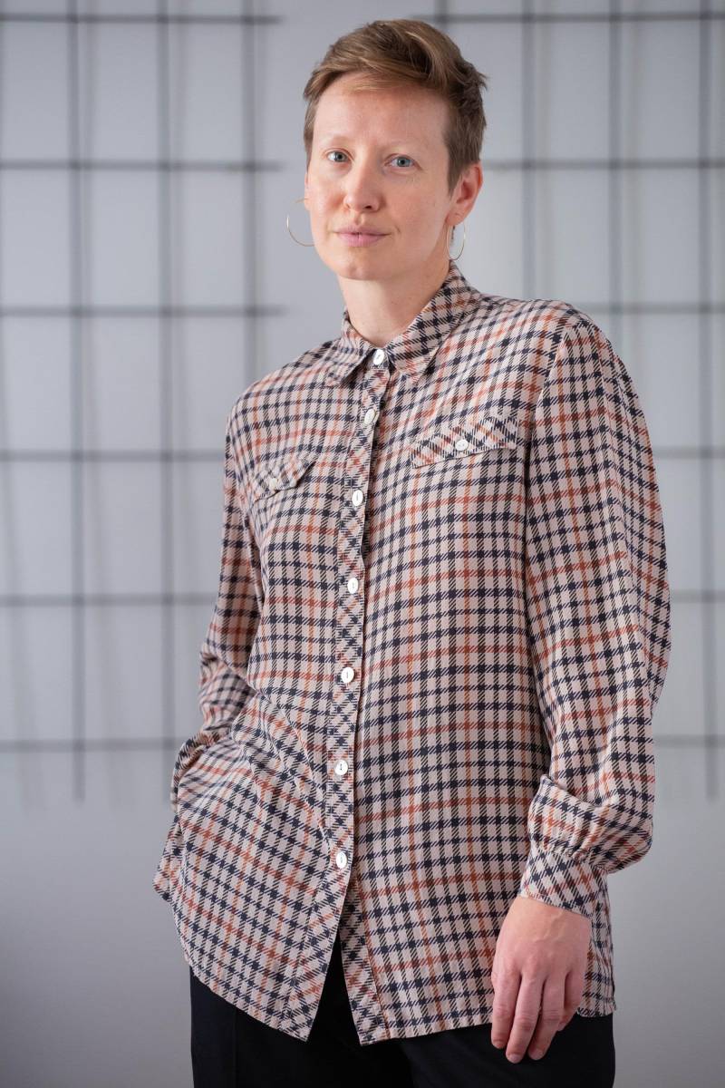 Vintage Seide Kariertes Hemd Beige, Schwarz & Rostbraun - Grösse M von NorasVintageSilkShop