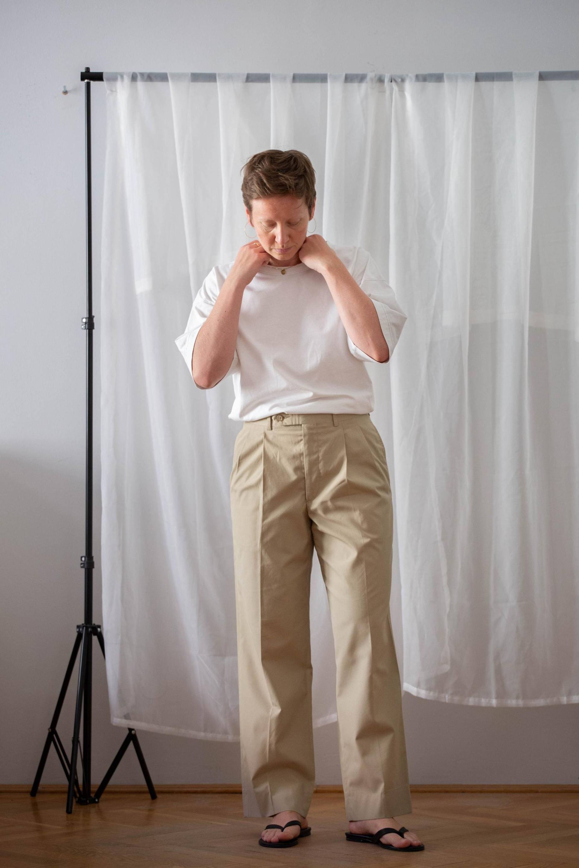 Vintage Maßgeschneiderte Hose Beige Hose Mit Geradem Bein, Größe M von NorasVintageSilkShop