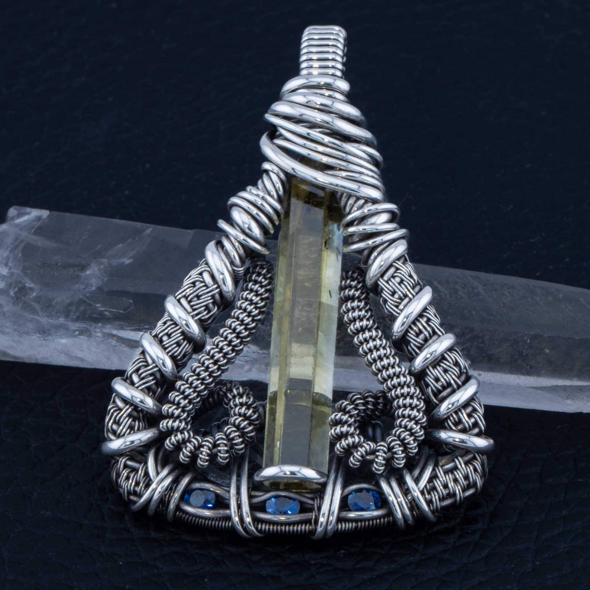 Handgefertigter Silberanhänger Mit Heliodorkristall Und Saphir - Einzigartiges Unikat "Seal Of Helios" Handgefertigter Silberanhänger Mit Heliodorkristall Und Saphir - Einzigartiges Unikat "Seal Of Helios" von NorbartShop