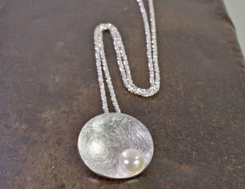 925 Silber Kette + Perlenanhänger 925 Silber Kette + Perlenanhänger von NordNordostJewelry