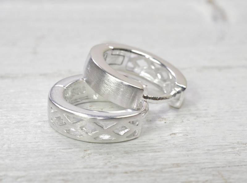 Kleine Creolen Mit Muster 925 Silber Kleine Creolen Mit Muster 925 Silber von NordNordostJewelry