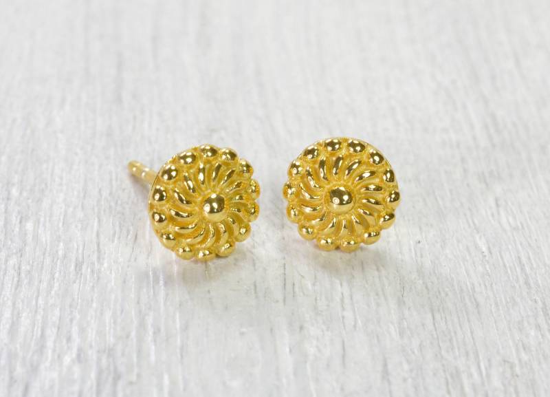 Kleine Ornament Ohrstecker 925 Silber Vergoldet Kleine Ornament Ohrstecker 925 Silber Vergoldet von NordNordostJewelry