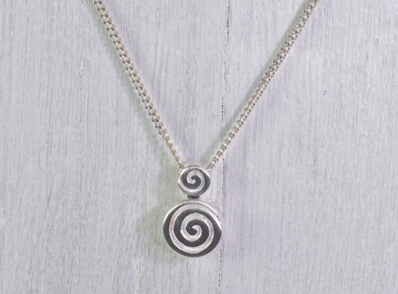 Kleiner Schneckenanhänger - 925 Silber Kette Kleiner Schneckenanhänger - 925 Silber Kette von NordNordostJewelry