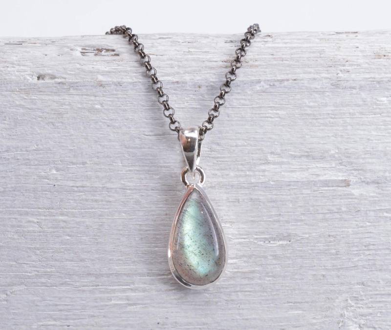 Labradorit Kette Sterling Silber Anhänger Geschenk Für Freundin Schimmernder Edelstein Schwarze Ausgefallene Labradorit Kette Sterling Silber Anhänger Geschenk Für Freundin Schimmernder Edelstein Schwarze Ausgefallene von NordNordostJewelry
