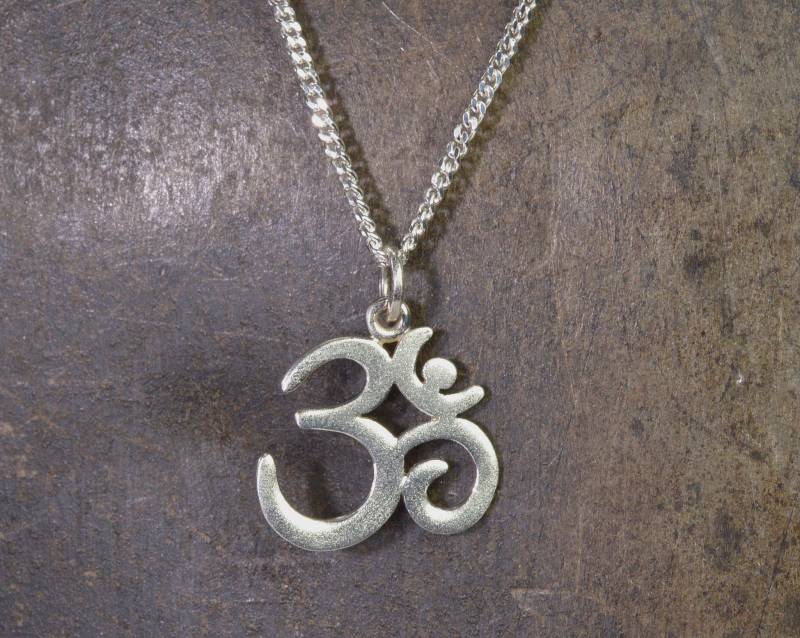Medium Om Yoga Kette 925 Silber Medium Om Yoga Kette 925 Silber von NordNordostJewelry