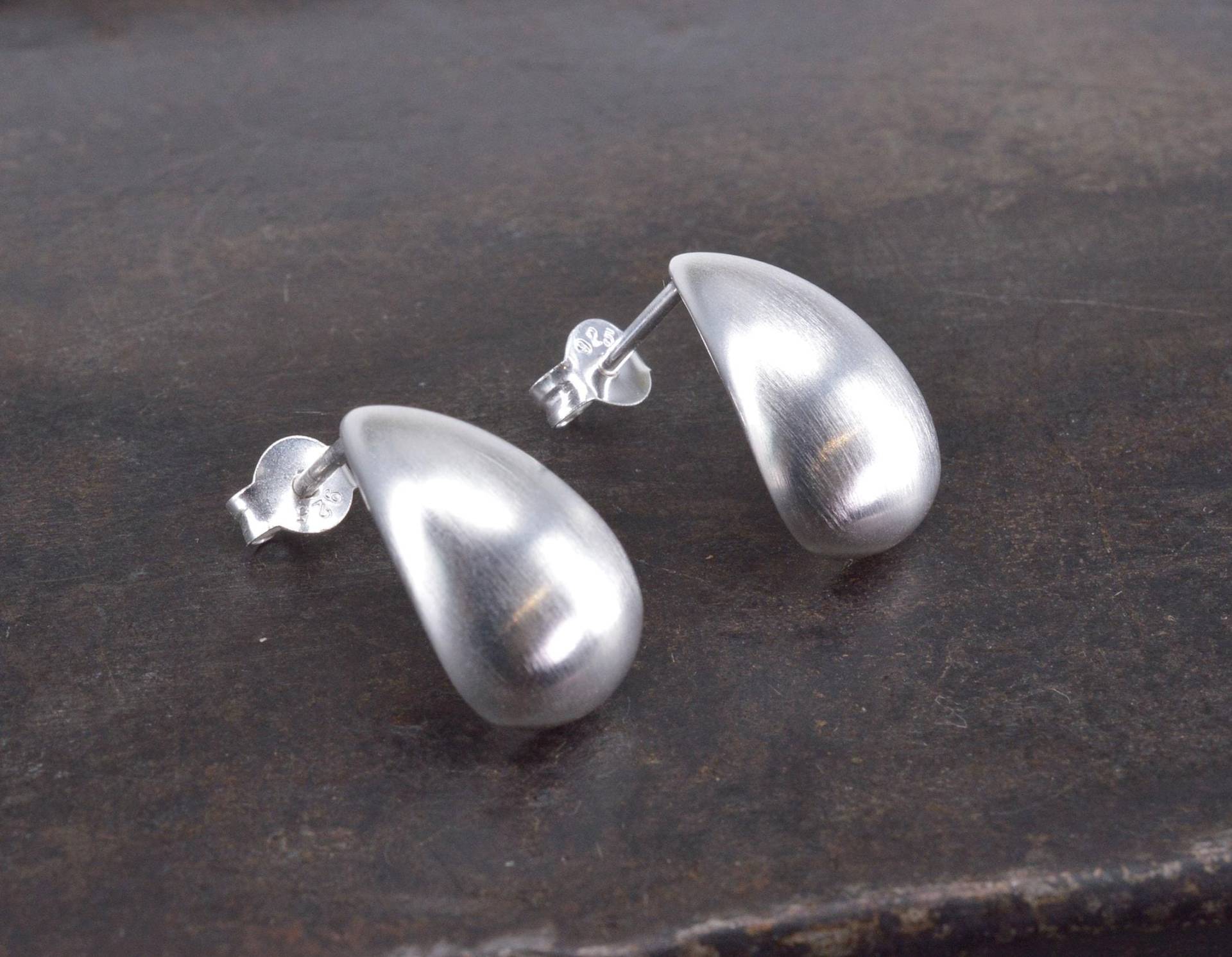 Ohrstecker 925 Silber Tropfen Form Gewölbt Sterling Matt Schlicht Elegant Organisch Rund Ohrstecker 925 Silber Tropfen Form Gewölbt Sterling Matt Schlicht Elegant Organisch Rund von NordNordostJewelry