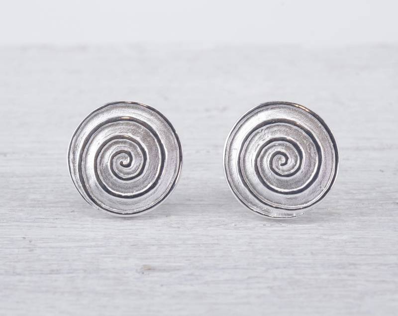 Runde Ohrstecker Sterling Silber Spiralen Spiralförmige Ohrringe Schneckenform Kleine Mit Muster 925 Runde Ohrstecker Sterling Silber Spiralen Spiralförmige Ohrringe Schneckenform Kleine Mit Muster 925 von NordNordostJewelry