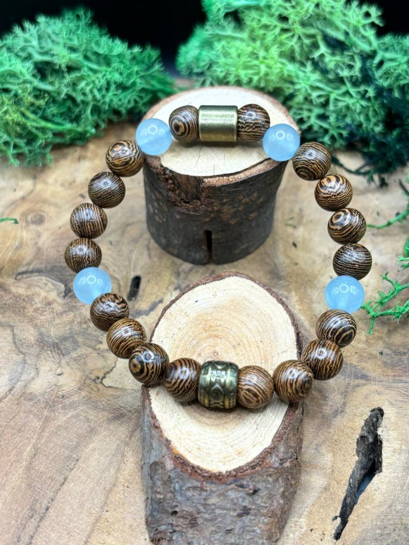 Klarer Aquamarin Mit Antik Goldenen Perlen Klarer Aquamarin Mit Antik Goldenen Perlen von NordicMystery