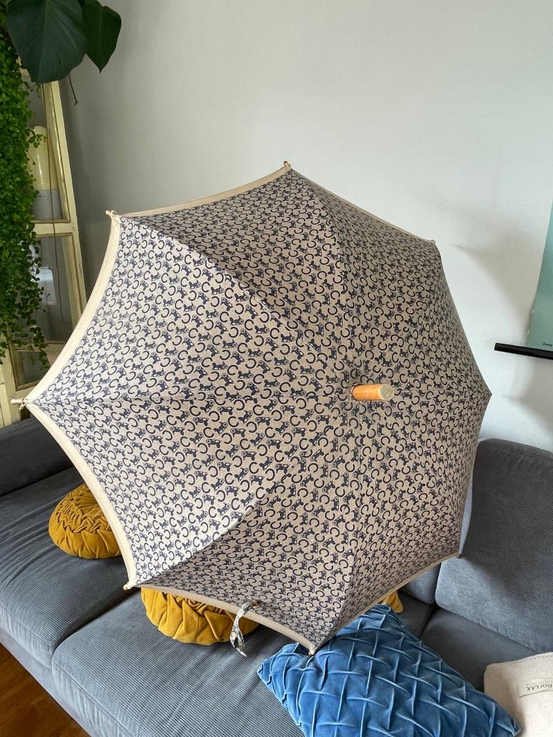 Original Céline France Regenschirm Holzgriff Stoffbezug Allover Print von NordishbynatureShop