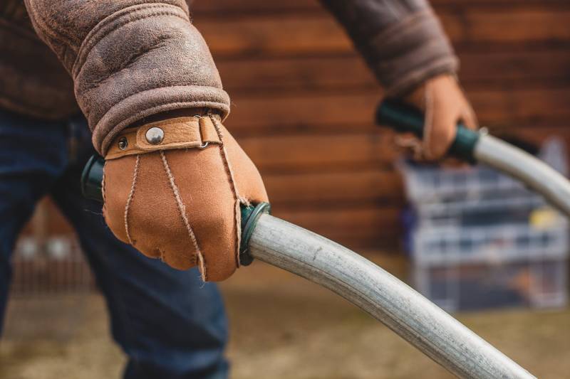 Herren Schaffell Winterhandschuhe - Wildleder Mit Schnallenverschluss von Nordvek