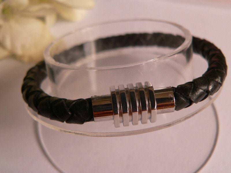 Sga050 - Lässiges Lederarmband Mit Edelstahl von NorikasFundgrube