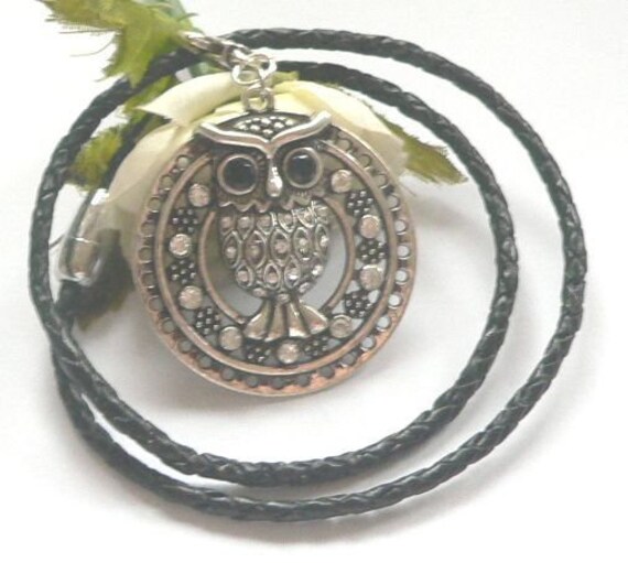 Sgh077 - Eulenanhänger An Bolalederband von NorikasFundgrube