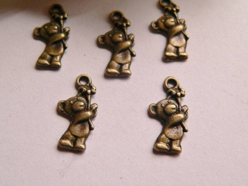 Tba170 - 10 Schmuckanhänger Bärchen von NorikasFundgrube