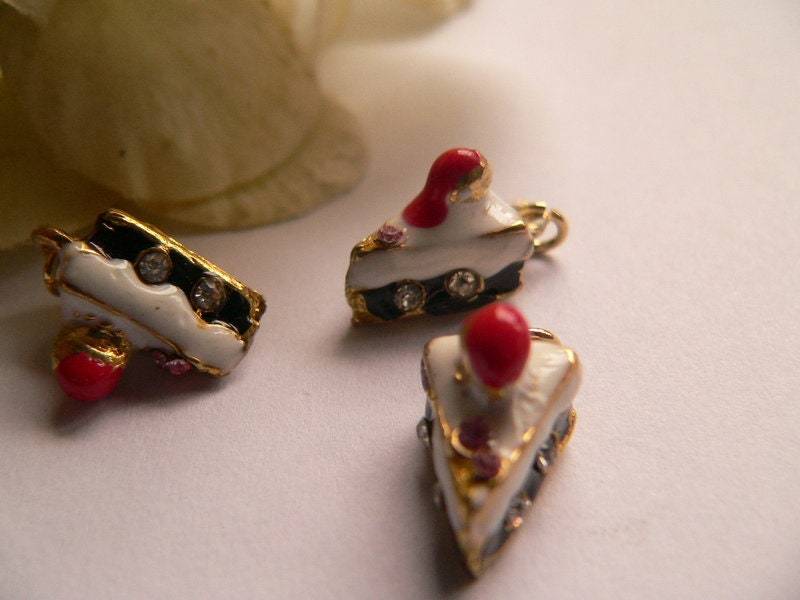 Tga018 - 3 Schmuckanhänger Tortenstückchen von NorikasFundgrube