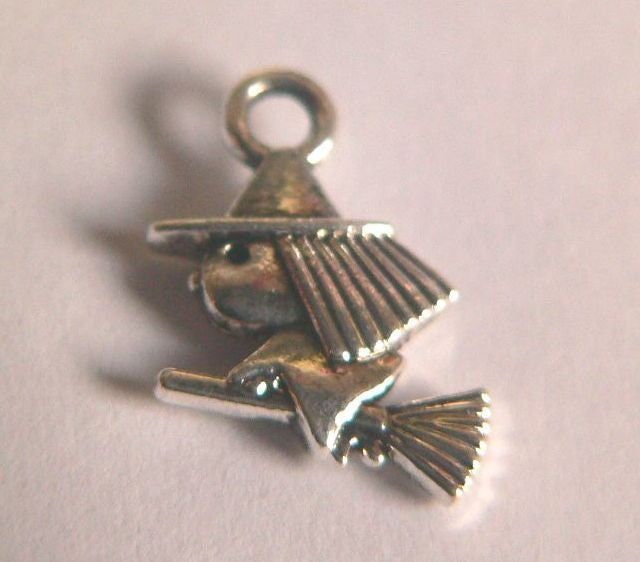 Tsa208 - 10 Schmuckanhänger Hexe von NorikasFundgrube