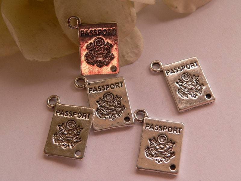 Tsa211 - 5 Schmuckanhänger Passport von NorikasFundgrube