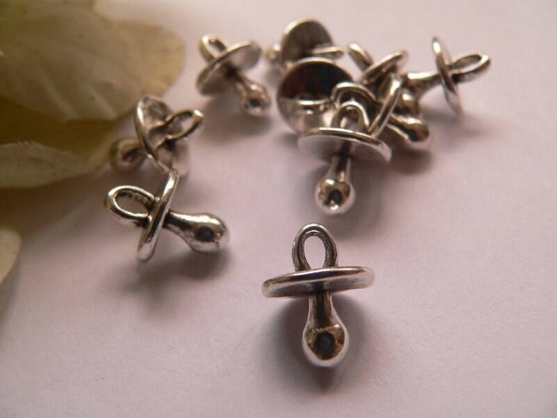 Tsa246 - 10 Schmuckanhänger Schnuller von NorikasFundgrube