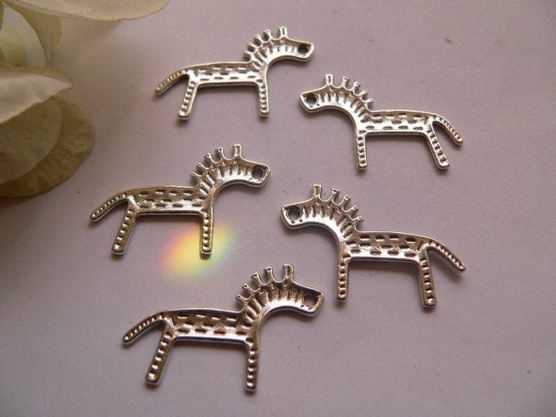 Tsa262 - 10 Schmuckanhänger Pferd von NorikasFundgrube