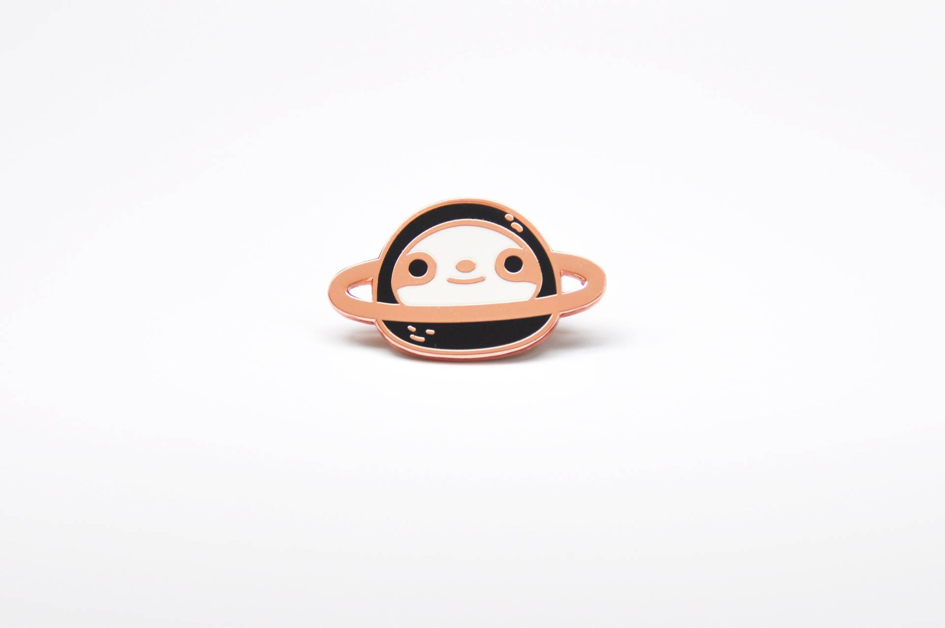 Planet Faultier Emaille Pin, Anstecknadel, Liebhaber Geschenk Für Ihn, Hut Pin Planet Faultier Emaille Pin, Anstecknadel, Liebhaber Geschenk Für Ihn, Hut Pin von Noristudio