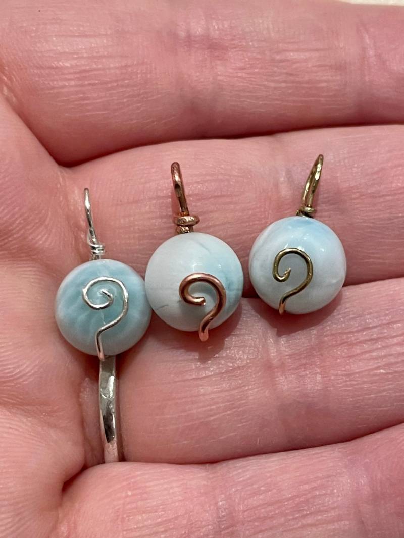 Larimar Fee Anhänger 10-15 Mm von NorsHades